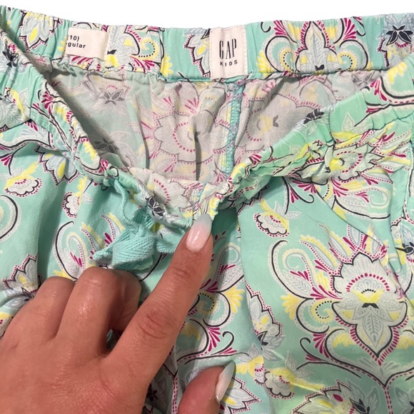 Gap Kids Shorts - Picture 3 of 3